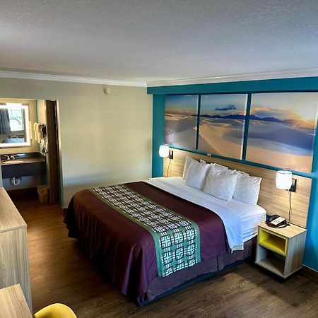 Days Inn By Wyndham Houston East Exteriér fotografie
