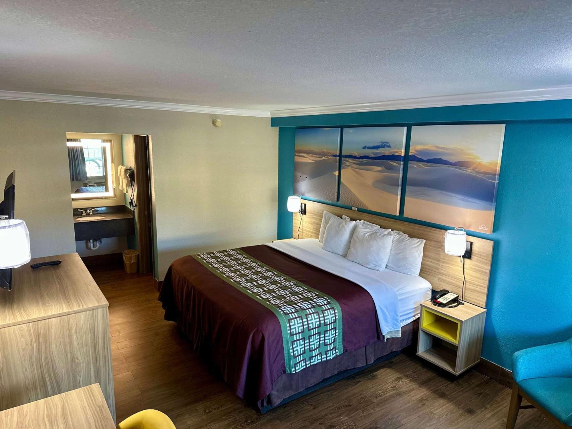 Days Inn By Wyndham Houston East Exteriér fotografie